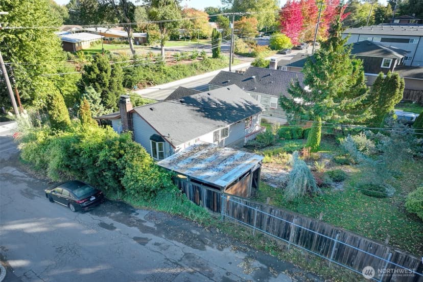 Property photo for 2303 Ne 95th Street, Seattle photo 36
