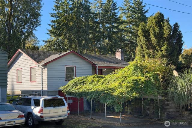 Property photo for 2303 Ne 95th Street, Seattle photo 2