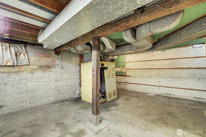 Property photo for 2303 Ne 95th Street, Seattle photo 22