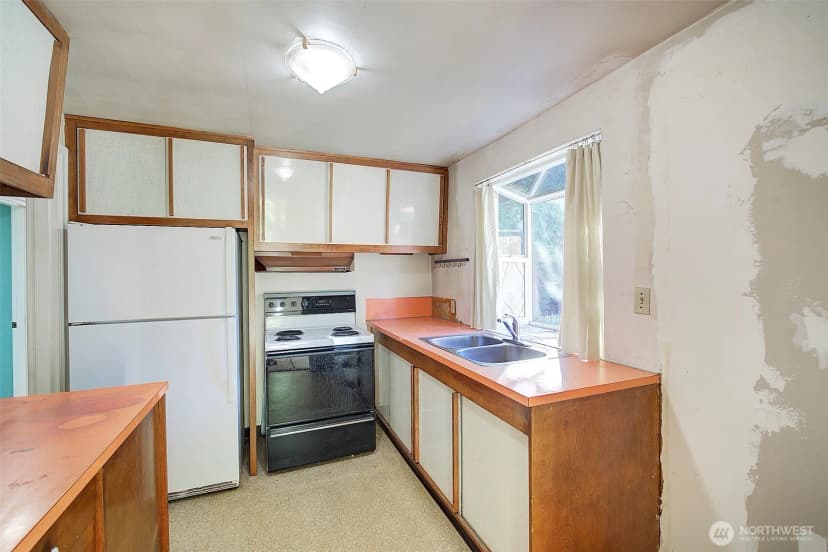 Property photo for 2303 Ne 95th Street, Seattle photo 12