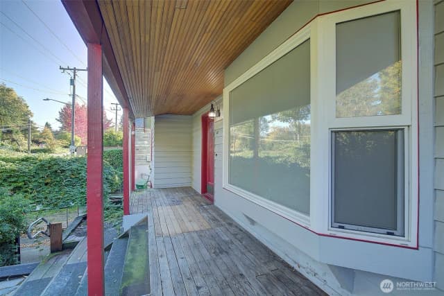 Property photo for 2303 Ne 95th Street, Seattle photo 5