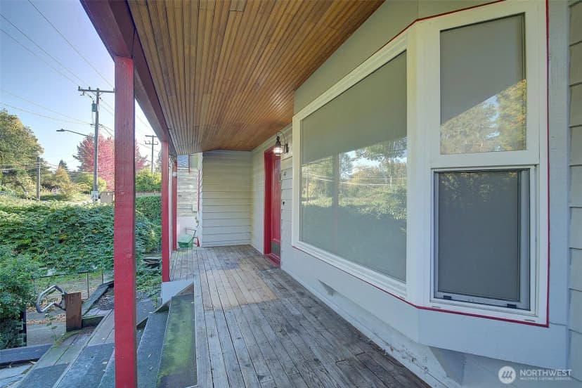 Property photo for 2303 Ne 95th Street, Seattle photo 5