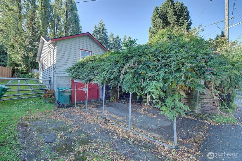 Property photo for 2303 Ne 95th Street, Seattle photo 37