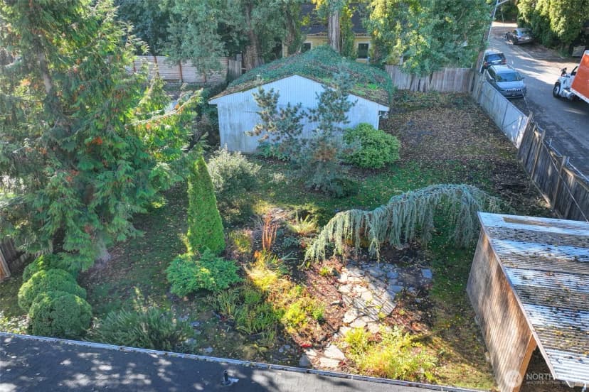 Property photo for 2303 Ne 95th Street, Seattle photo 31