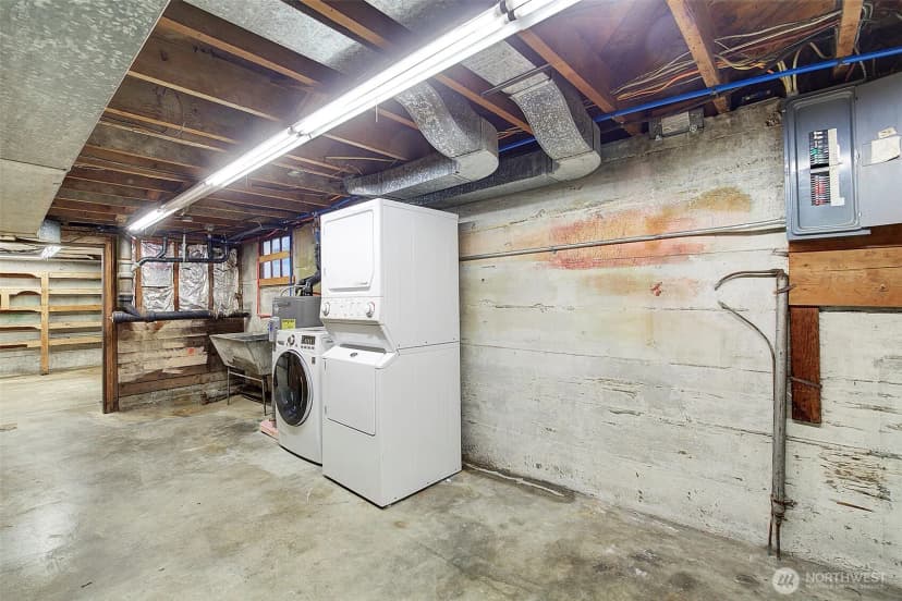 Property photo for 2303 Ne 95th Street, Seattle photo 23