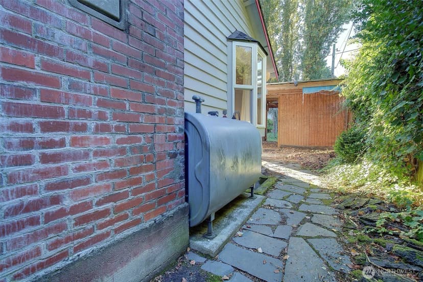 Property photo for 2303 Ne 95th Street, Seattle photo 29