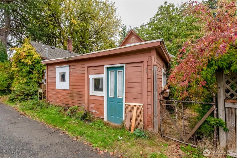 Property photo for 130 W Pine Street, Shelton photo 36