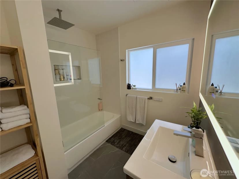 Property photo for 2918 74th Avenue, Mercer Island photo 11