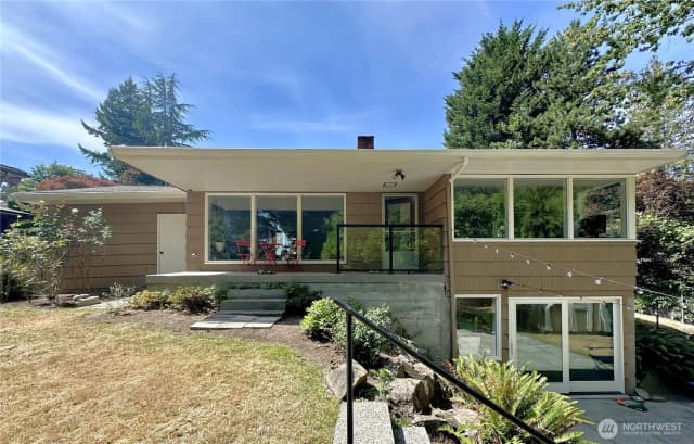 Property photo for 2918 74th Avenue, Mercer Island photo 2