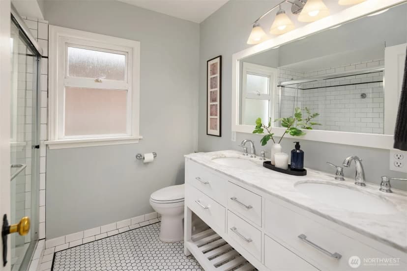 Property photo for 3117 Mount Rainier Drive S, Seattle photo 20