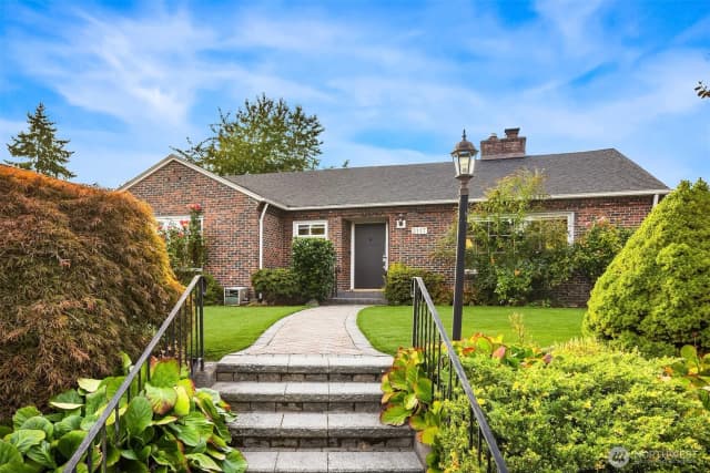 Property photo for 3117 Mount Rainier Drive S, Seattle