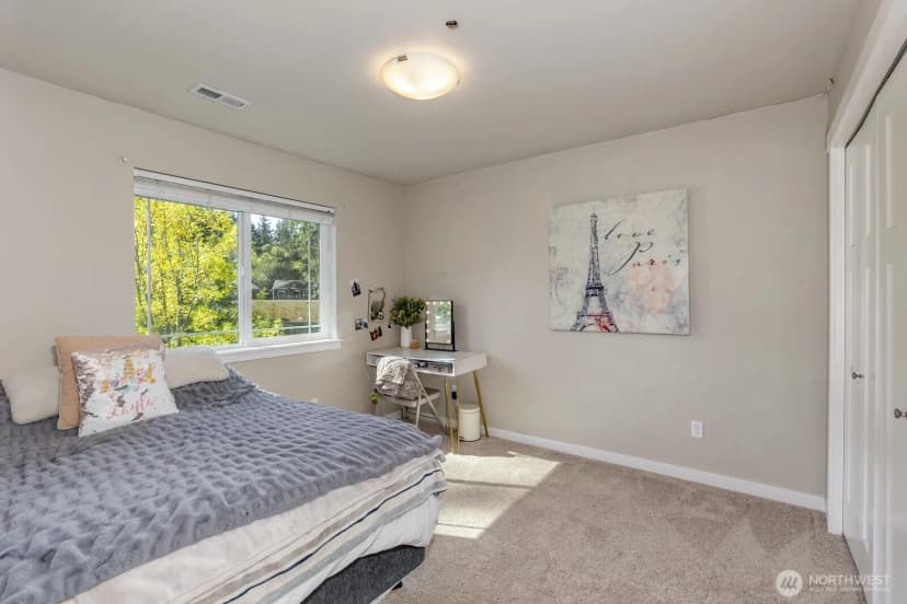 Property photo for 5211 East Drive, Everett photo 31