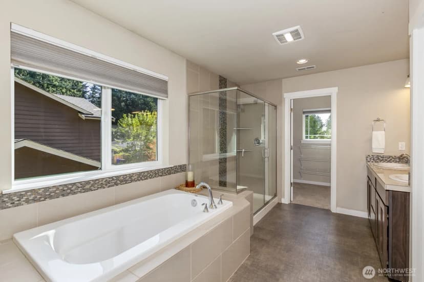 Property photo for 5211 East Drive, Everett photo 29