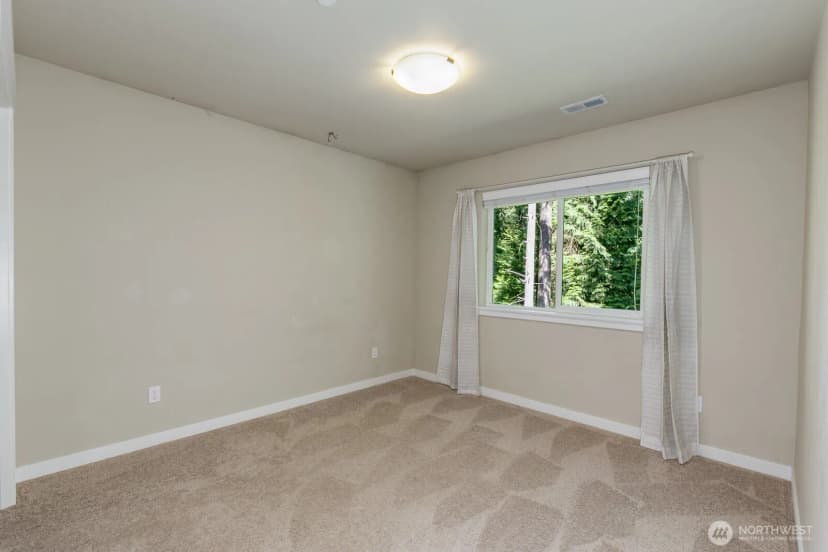 Property photo for 5211 East Drive, Everett photo 23