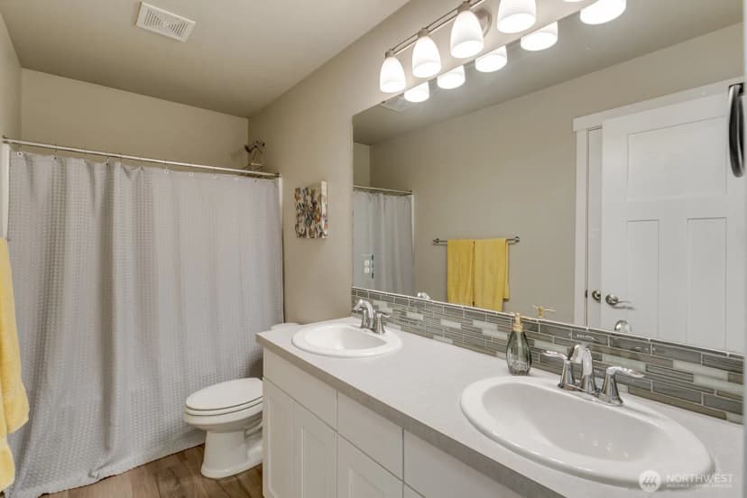 Property photo for 5211 East Drive, Everett photo 32