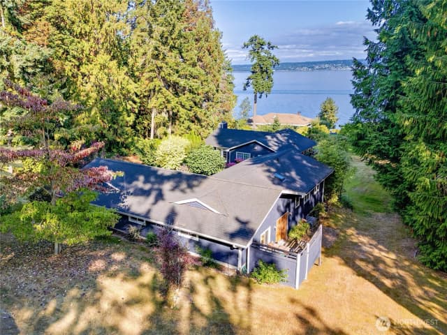 Property photo for 21582 President Point Road Ne, Kingston photo 2