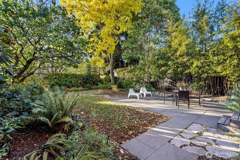 Property photo for 917 Broadway E, Seattle photo 14