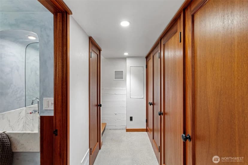 Property photo for 917 Broadway E, Seattle photo 25