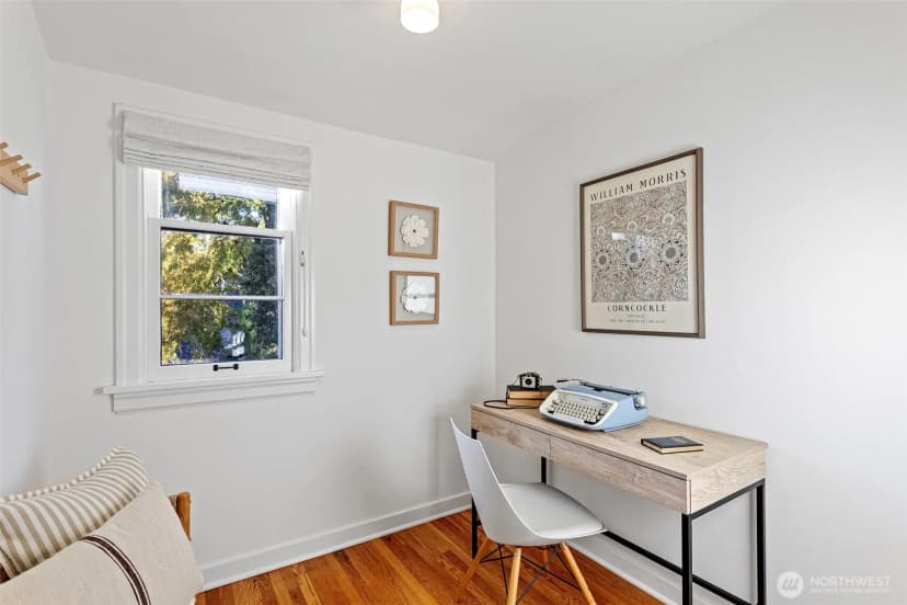 Property photo for 917 Broadway E, Seattle photo 22