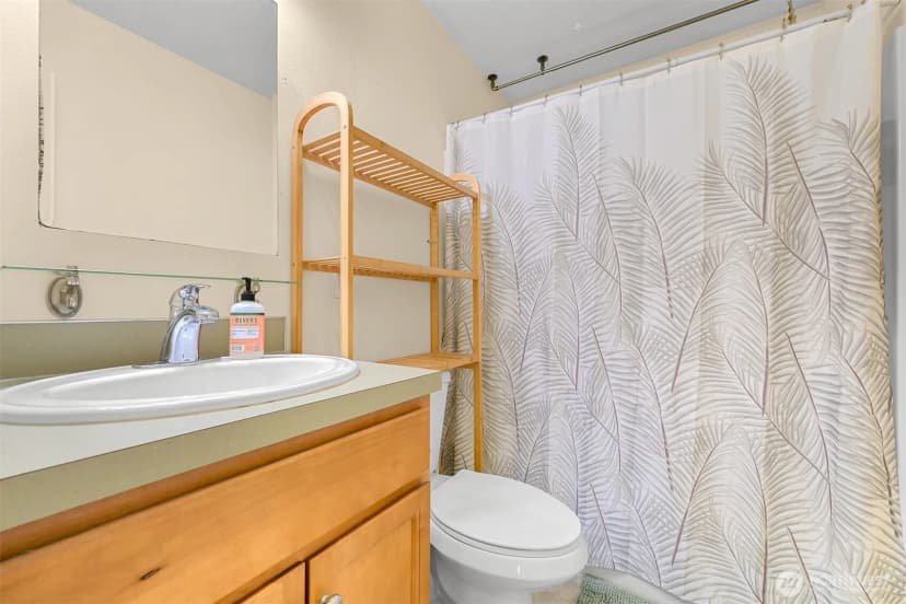 Property photo for 1020 E Rio Vista Avenue, Burlington photo 22