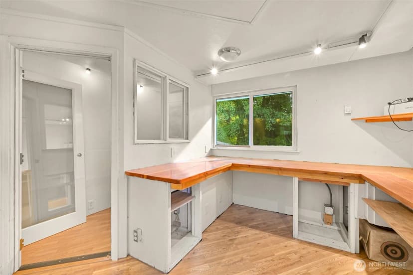 Property photo for 1020 E Rio Vista Avenue, Burlington photo 32