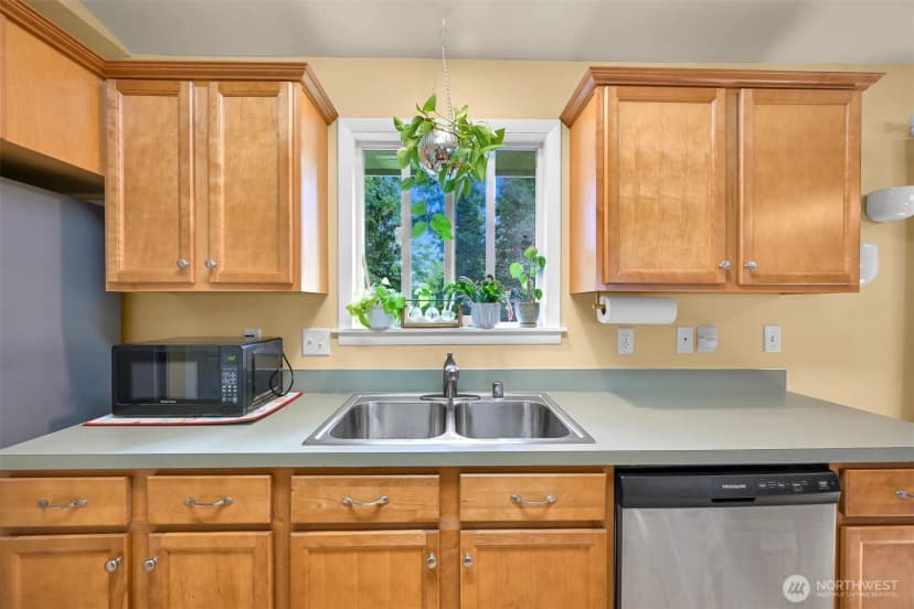 Property photo for 1020 E Rio Vista Avenue, Burlington photo 16