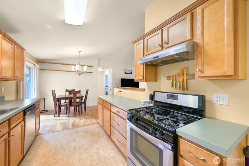 Property photo for 1020 E Rio Vista Avenue, Burlington photo 15