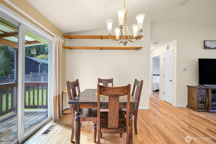 Property photo for 1020 E Rio Vista Avenue, Burlington photo 9