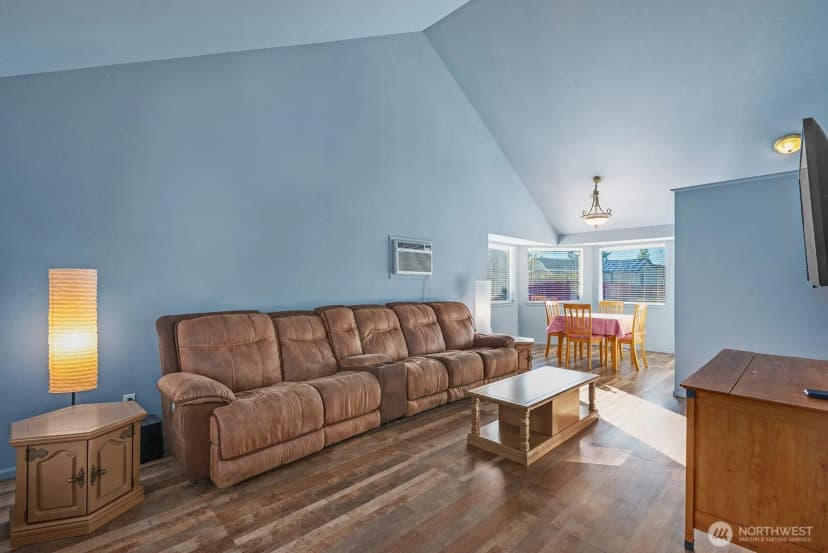 Property photo for 206 1st Avenue E, Pacific photo 4