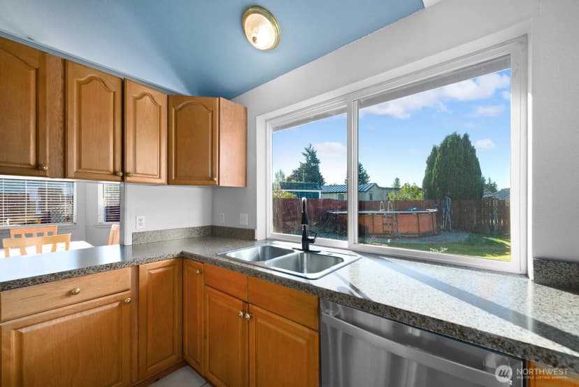 Property photo for 206 1st Avenue E, Pacific photo 11