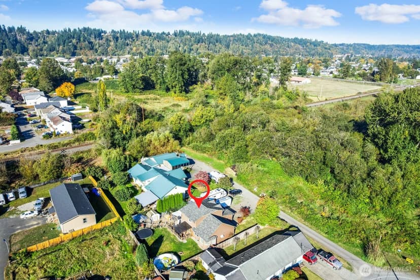 Property photo for 206 1st Avenue E, Pacific photo 32