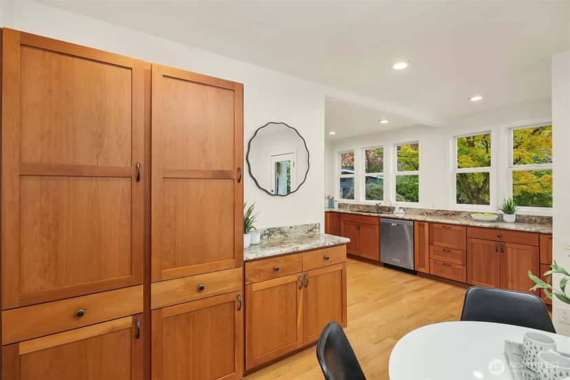 Property photo for 5722 Keystone Place N, Seattle photo 11