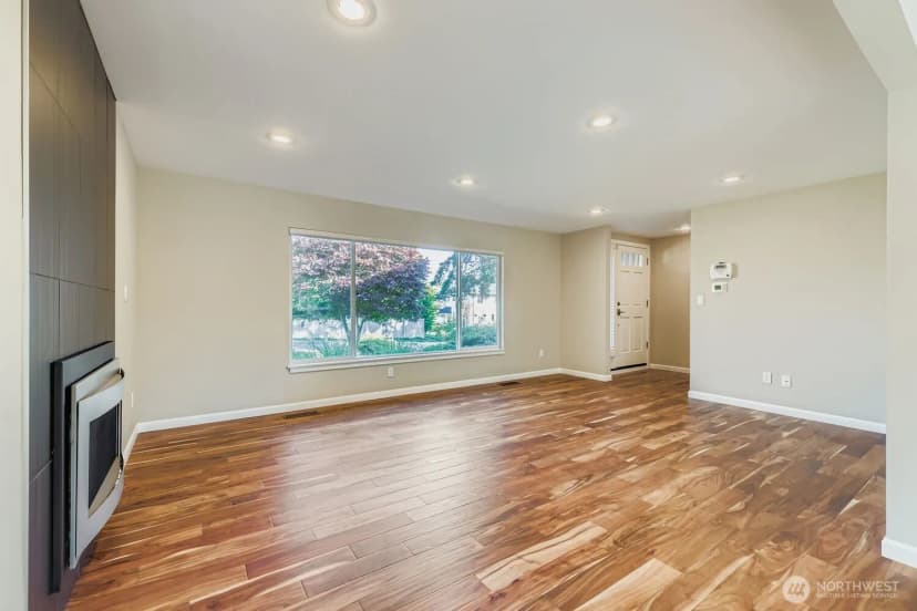 Property photo for 17217 Ne 14th Street, Bellevue photo 7