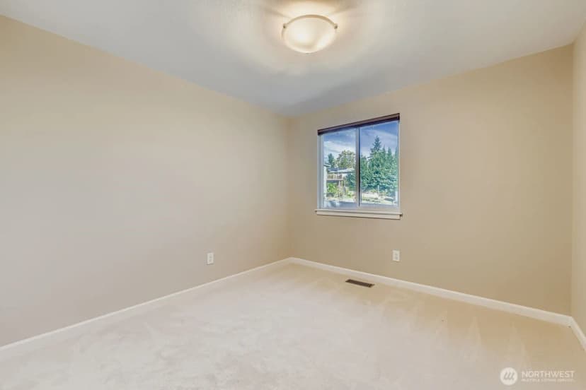 Property photo for 17217 Ne 14th Street, Bellevue photo 23