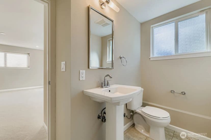 Property photo for 17217 Ne 14th Street, Bellevue photo 33