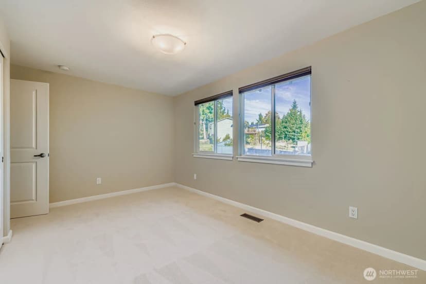 Property photo for 17217 Ne 14th Street, Bellevue photo 27