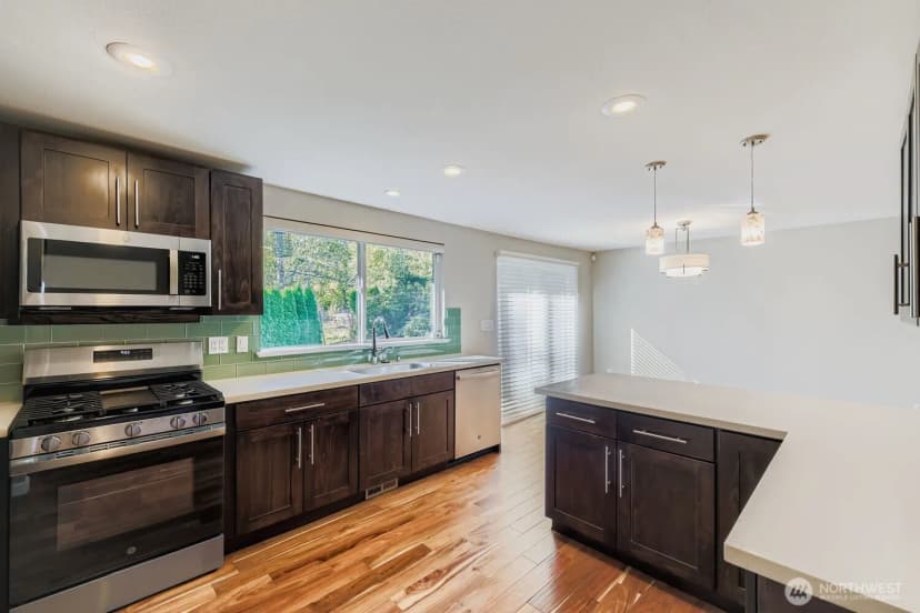 Property photo for 17217 Ne 14th Street, Bellevue photo 14