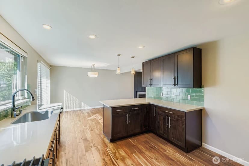 Property photo for 17217 Ne 14th Street, Bellevue photo 11