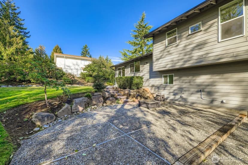 Property photo for 17217 Ne 14th Street, Bellevue photo 37