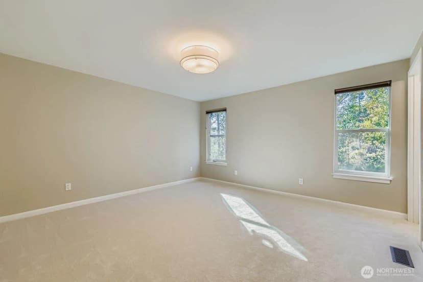 Property photo for 17217 Ne 14th Street, Bellevue photo 16