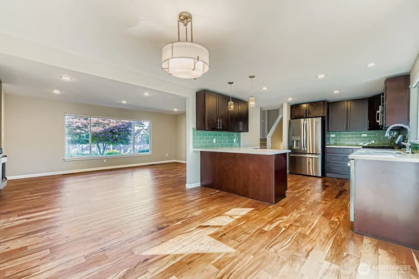 Property photo for 17217 Ne 14th Street, Bellevue photo 9