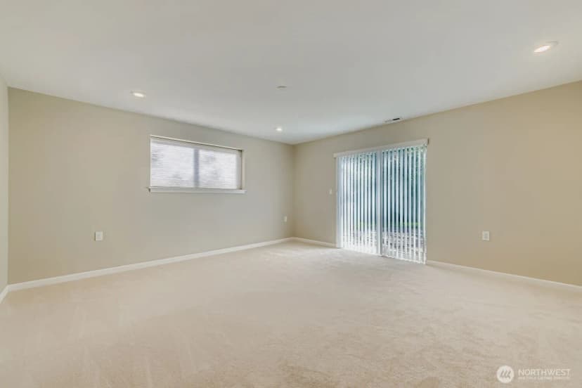 Property photo for 17217 Ne 14th Street, Bellevue photo 31