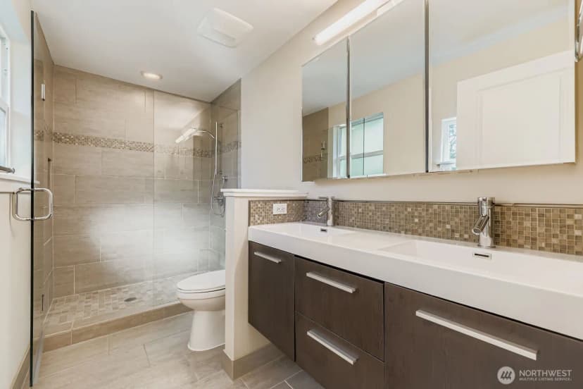 Property photo for 17217 Ne 14th Street, Bellevue photo 19