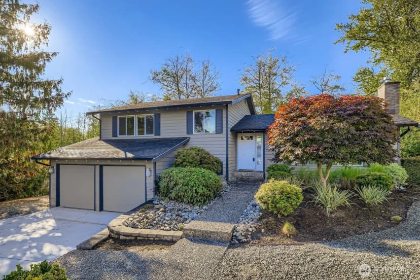 Property photo for 17217 Ne 14th Street, Bellevue photo 2
