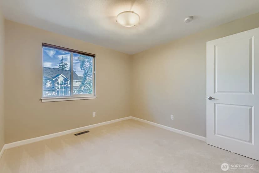 Property photo for 17217 Ne 14th Street, Bellevue photo 25
