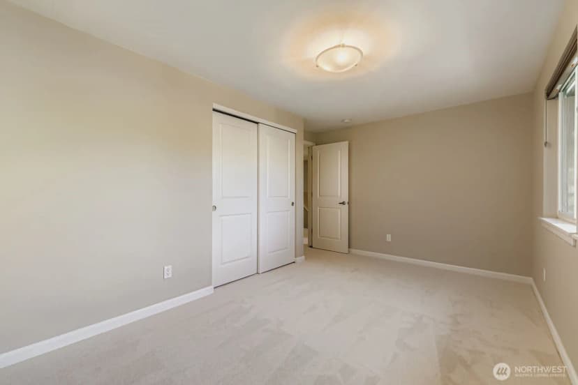 Property photo for 17217 Ne 14th Street, Bellevue photo 28