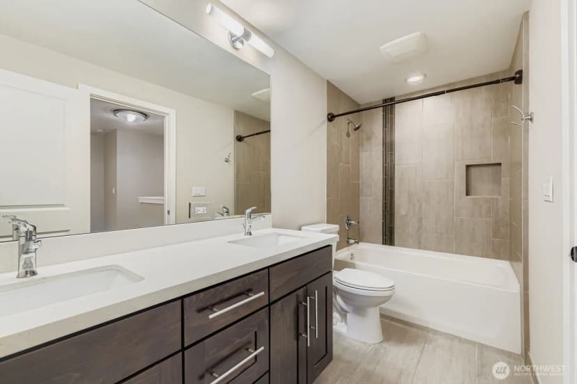 Property photo for 17217 Ne 14th Street, Bellevue photo 29