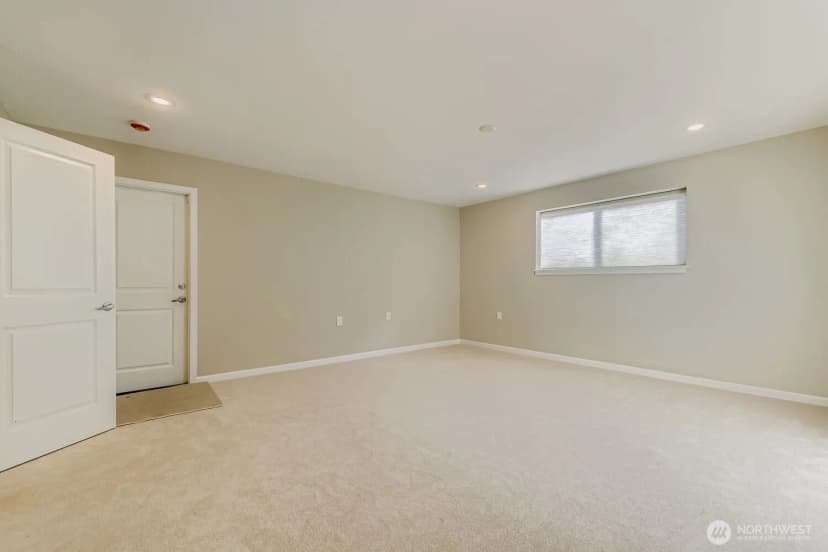 Property photo for 17217 Ne 14th Street, Bellevue photo 32
