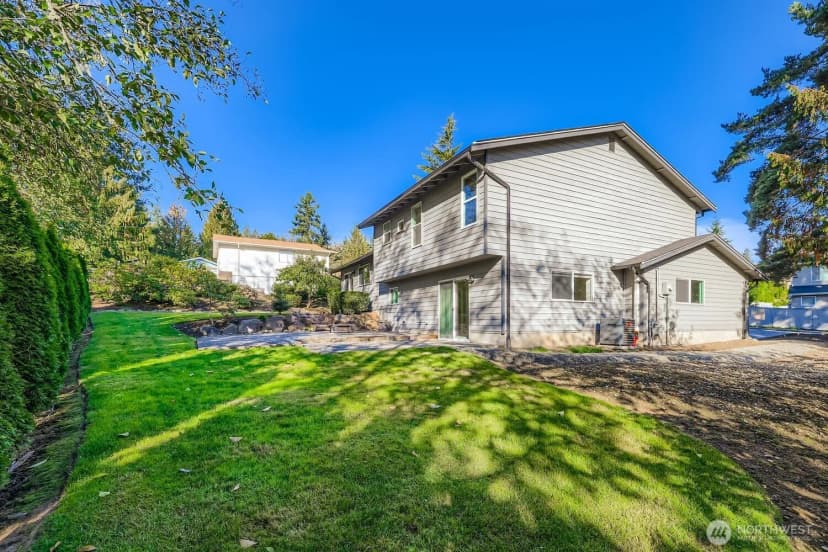 Property photo for 17217 Ne 14th Street, Bellevue photo 36