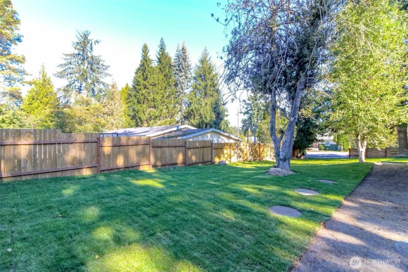 Property photo for 14045 8th Avenue S, Burien photo 36